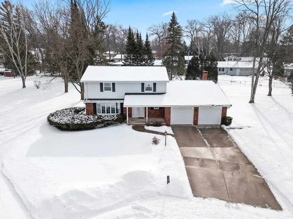 1624 St Christopher Ct, Green Bay, WI 54304