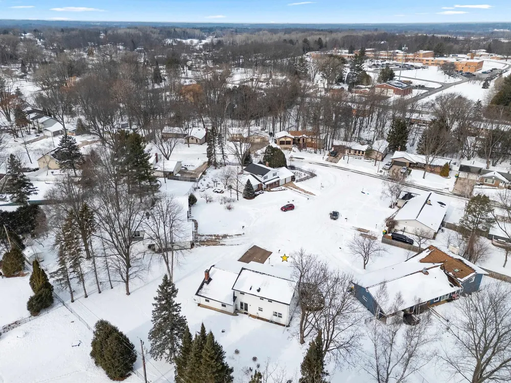 1624 St Christopher Ct, Green Bay, WI 54304
