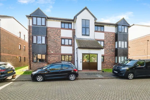 Talus Close, Purfleet-on-Thames, Esse...