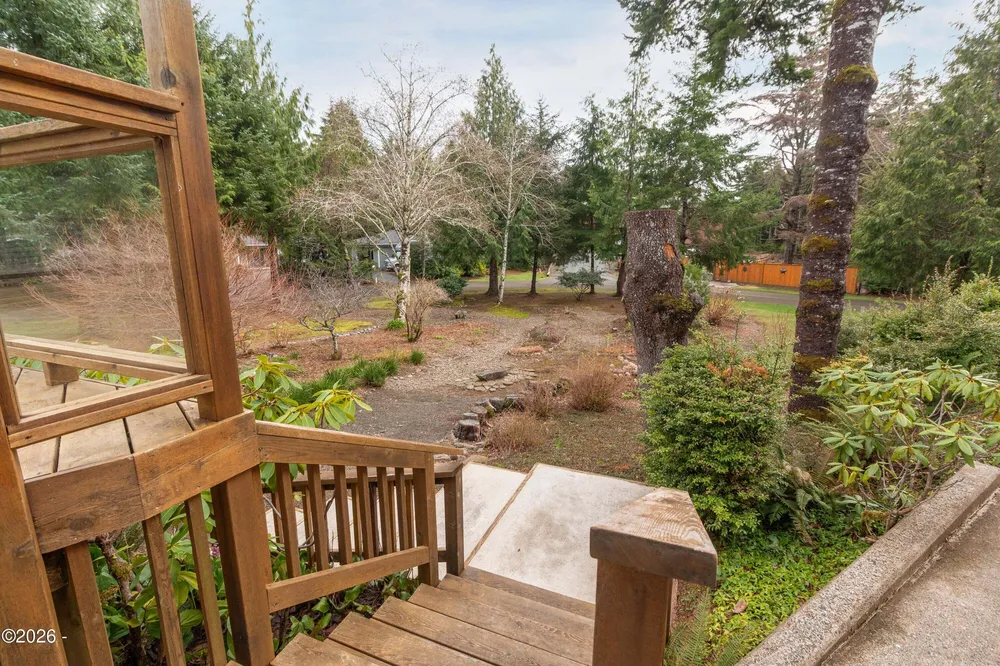 590 NW Terrace St, Waldport, OR 97394