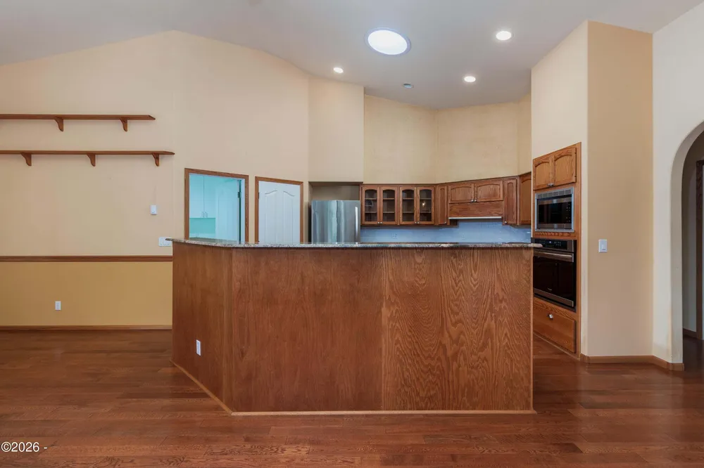 590 NW Terrace St, Waldport, OR 97394