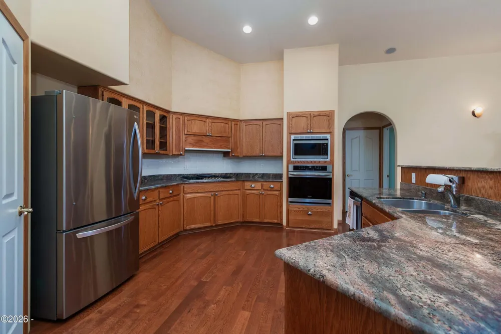 590 NW Terrace St, Waldport, OR 97394