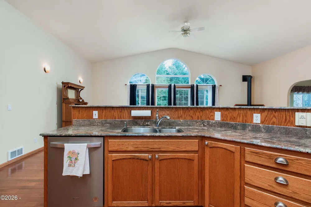 590 NW Terrace St, Waldport, OR 97394