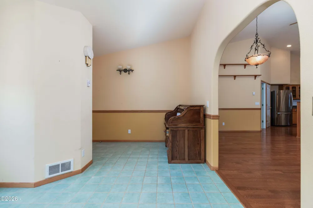 590 NW Terrace St, Waldport, OR 97394