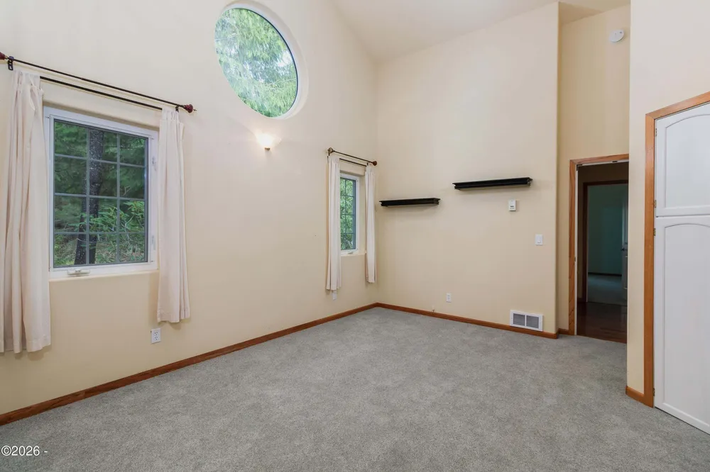 590 NW Terrace St, Waldport, OR 97394