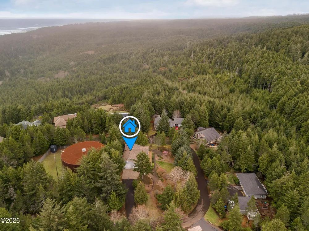 590 NW Terrace St, Waldport, OR 97394