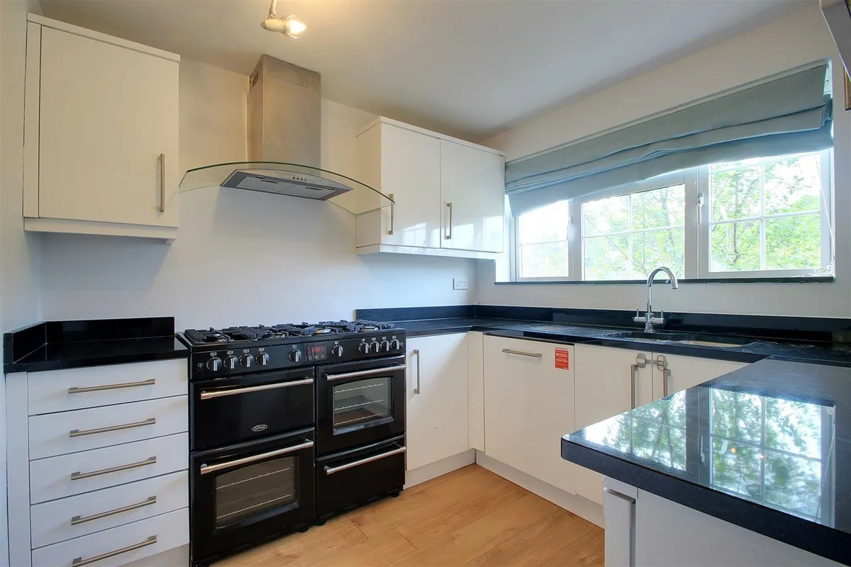 Rucklers Lane, Kings Langley