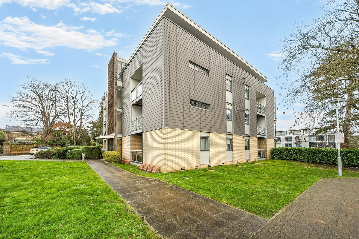 Newsom Place, St. Albans