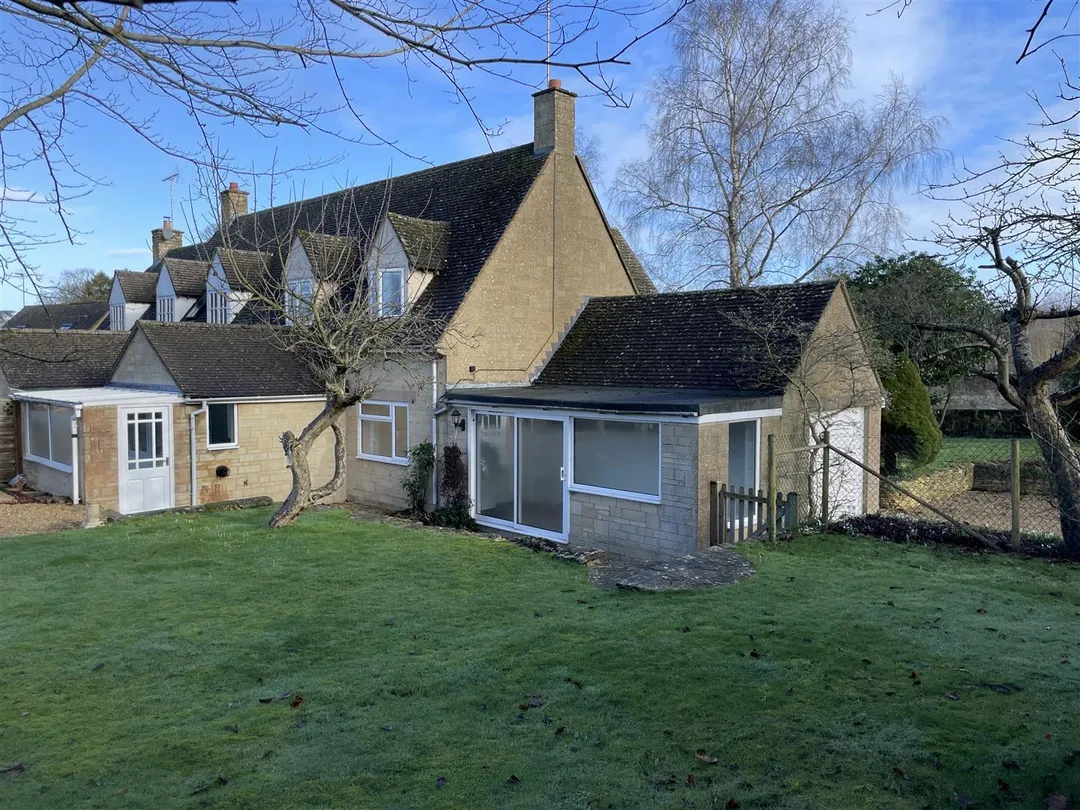 https://mr0.homeflow-assets.co.uk/files/photo/image/46777/4151/_x_/VOAnQBwQZ0SEhB8t5v0-NA.jpg