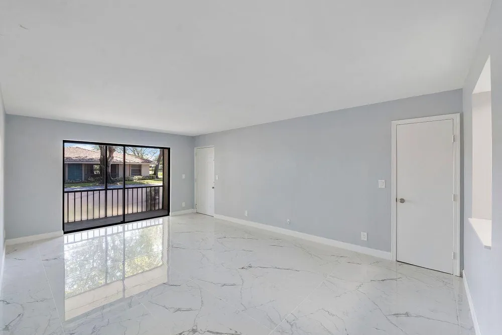 9960 Pineapple Tree Dr, Boynton Beach, FL 33436