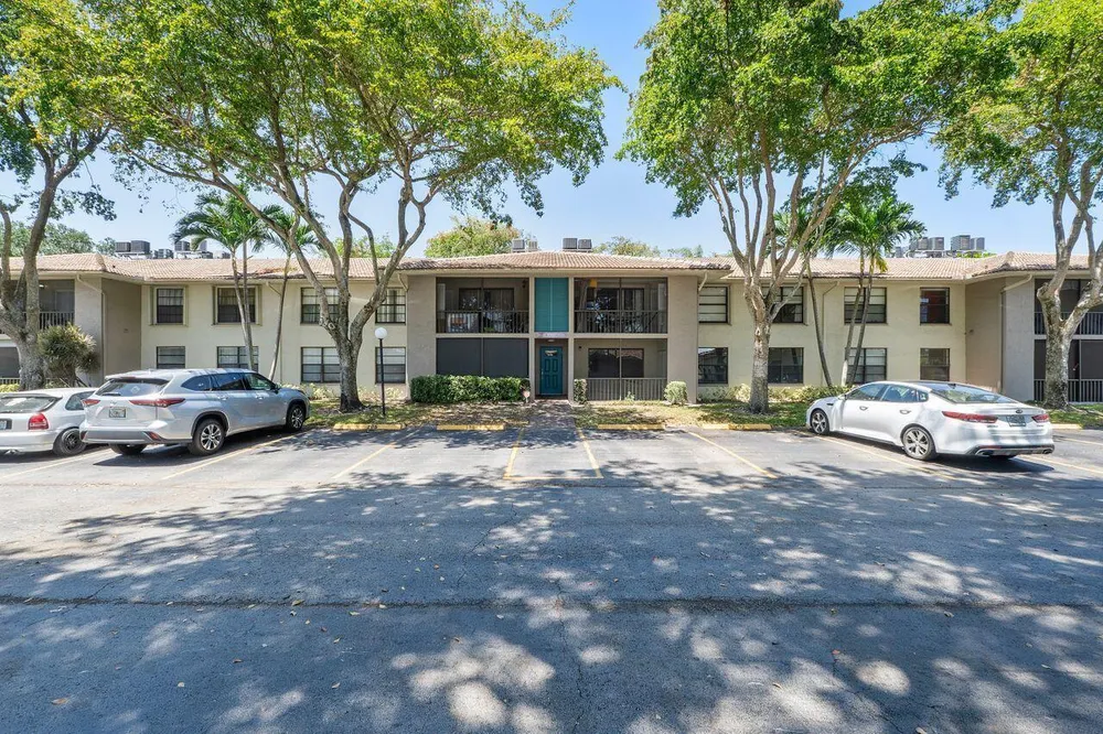 9960 Pineapple Tree Dr, Boynton Beach, FL 33436