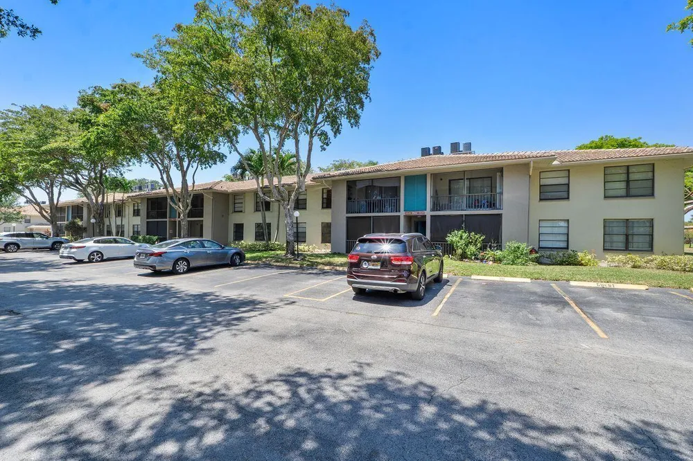 9960 Pineapple Tree Dr, Boynton Beach, FL 33436