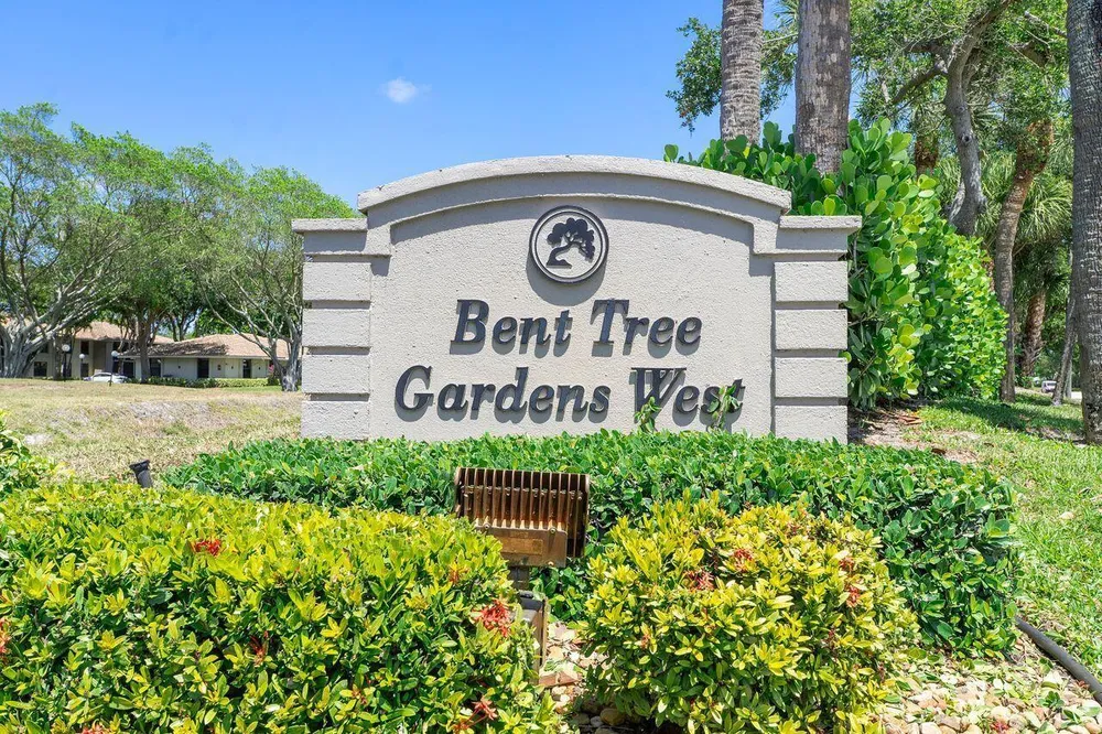 9960 Pineapple Tree Dr, Boynton Beach, FL 33436