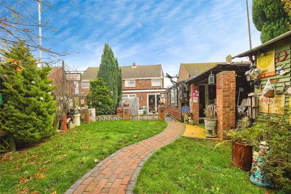 Vale View Road, Aylesham, Canterbury,...