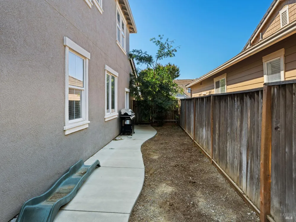 630 Purple Martin Dr, Vacaville, CA 95687