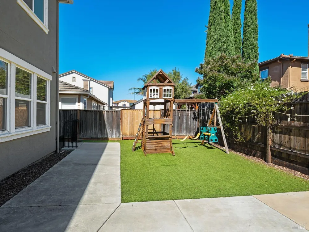 630 Purple Martin Dr, Vacaville, CA 95687