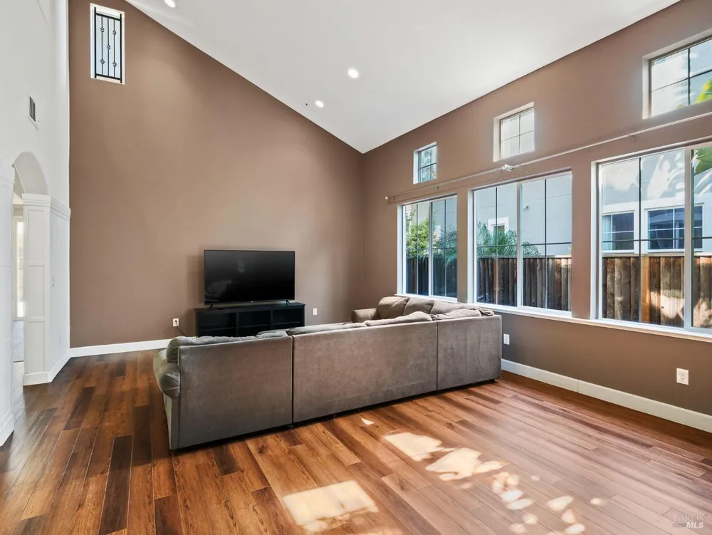 630 Purple Martin Dr, Vacaville, CA 95687