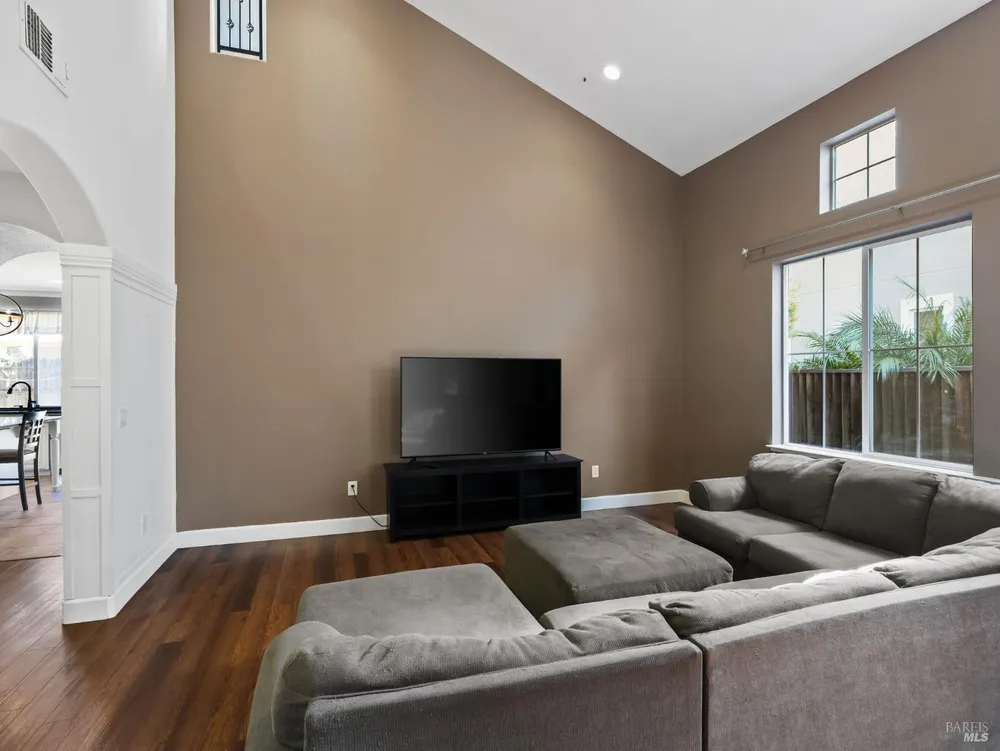 630 Purple Martin Dr, Vacaville, CA 95687