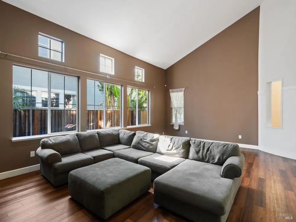 630 Purple Martin Dr, Vacaville, CA 95687