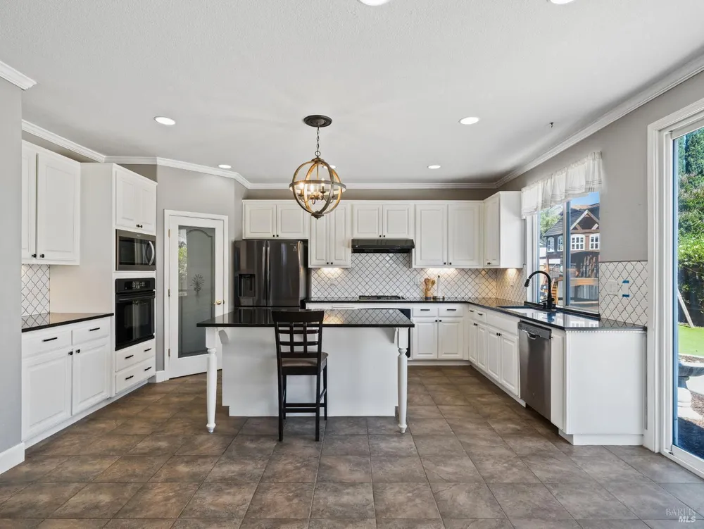 630 Purple Martin Dr, Vacaville, CA 95687
