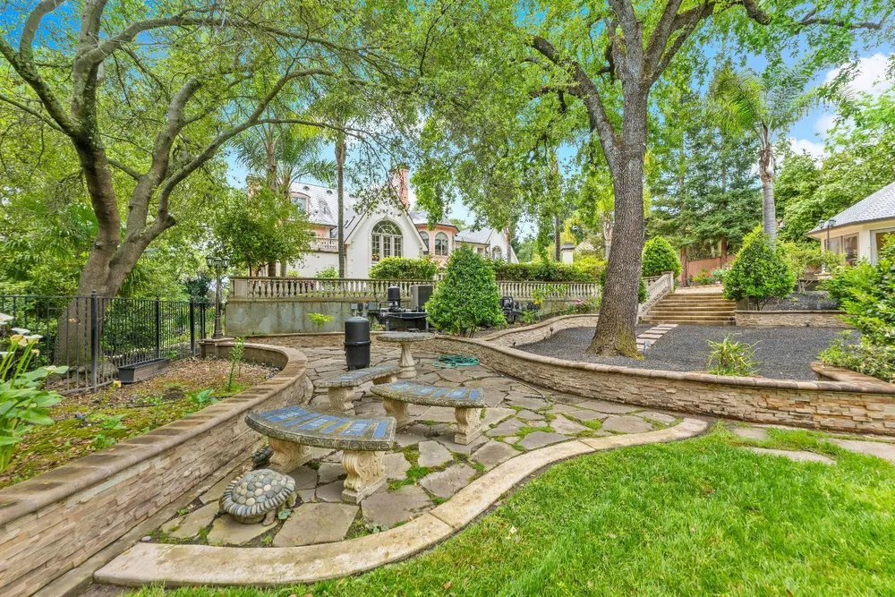 5021 Jardin Ln, Carmichael, CA 95608