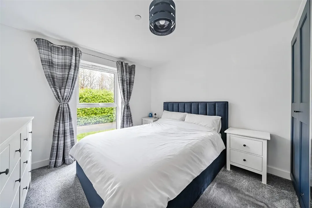 https://mr0.homeflow-assets.co.uk/files/photo/image/46797/3336/_x_/NEW250285_02.jpg