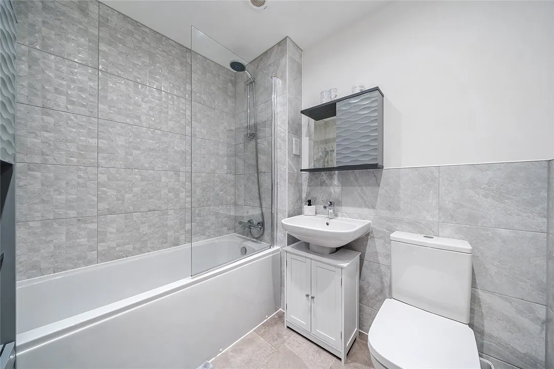 https://mr0.homeflow-assets.co.uk/files/photo/image/46797/3351/_x_/NEW250285_01.jpg