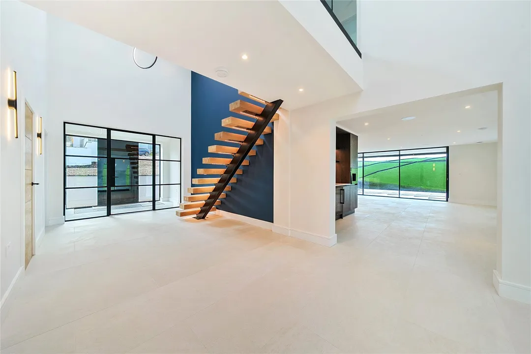 https://mr0.homeflow-assets.co.uk/files/photo/image/46797/3708/_x_/NEW250235_24.jpg