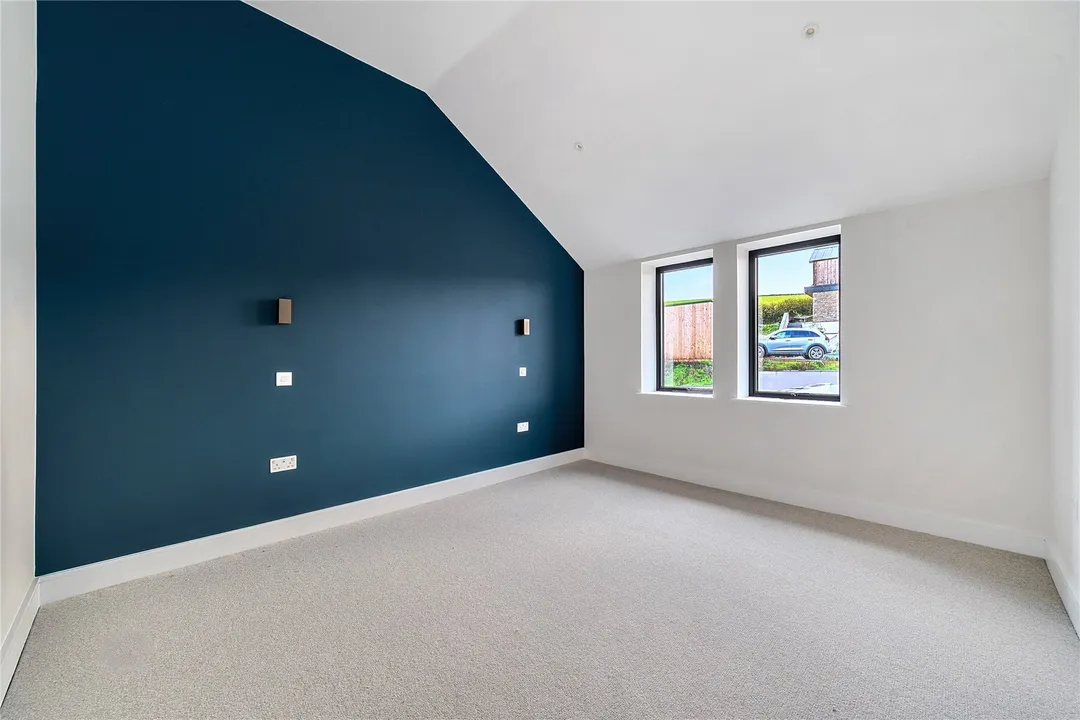 https://mr0.homeflow-assets.co.uk/files/photo/image/46797/3899/_x_/NEW250235_25.jpg
