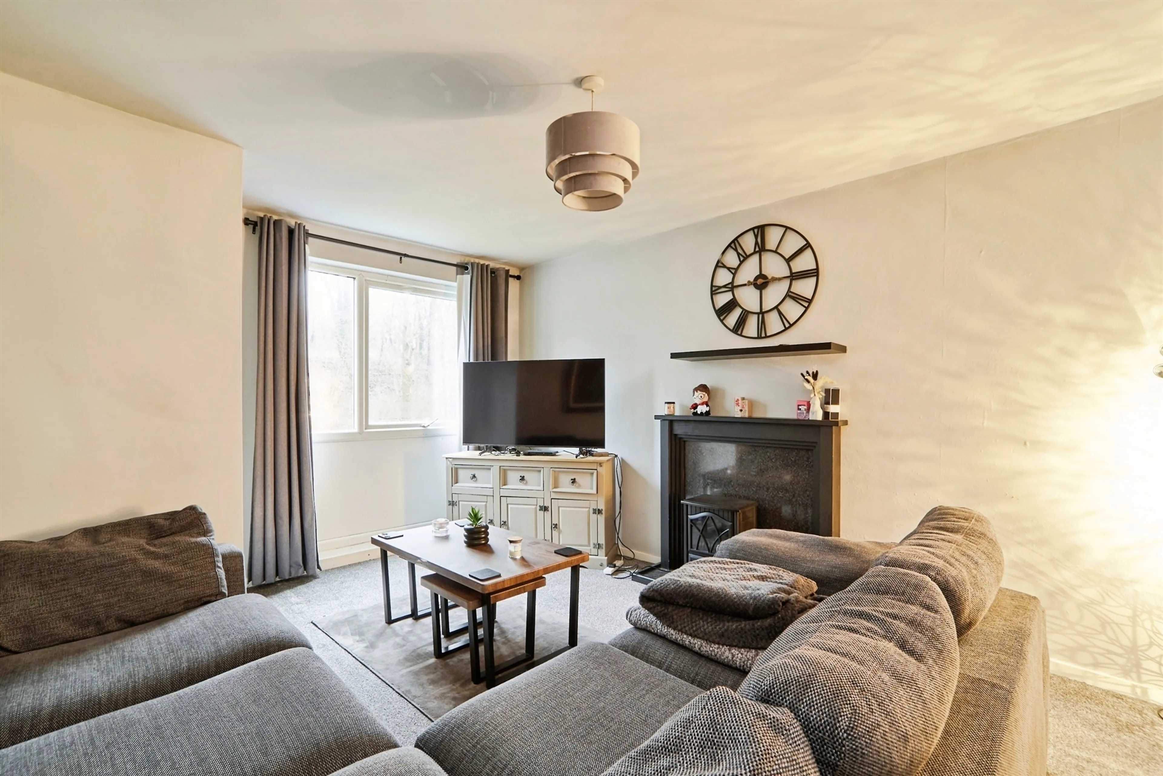 Property at Frizley Gardens, Bradford