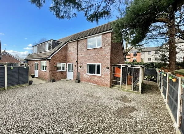 Moorhey Crescent, Penwortham, Preston...
