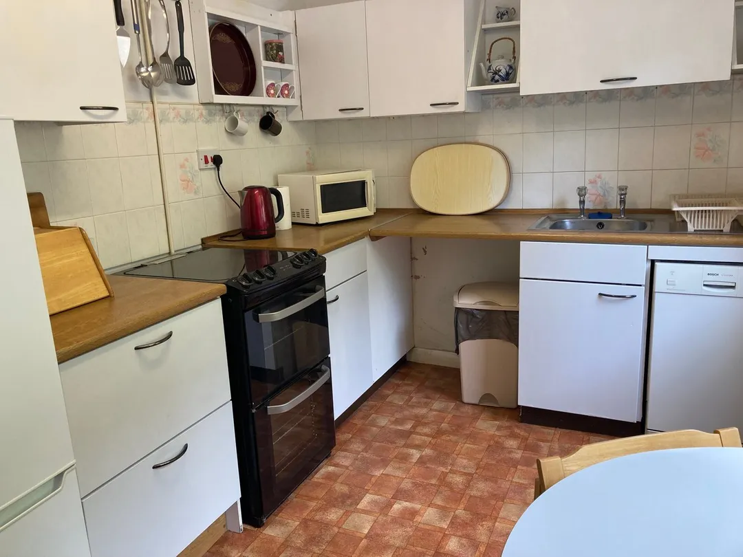 https://mr0.homeflow-assets.co.uk/files/photo/image/46817/7227/_x_/50616525.jpg