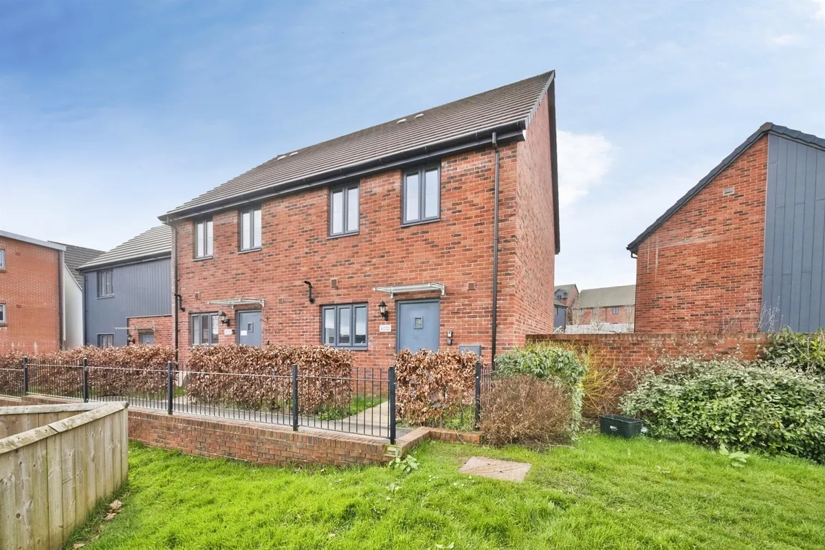 Chubb Close, Chard
