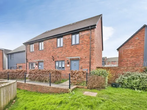 Chubb Close, Chardphoto