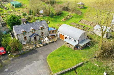  Llanybydder, SA40