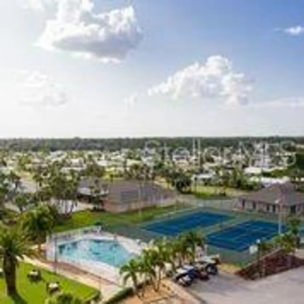 2100 Kings Hwy, Port Charlotte, FL 33980