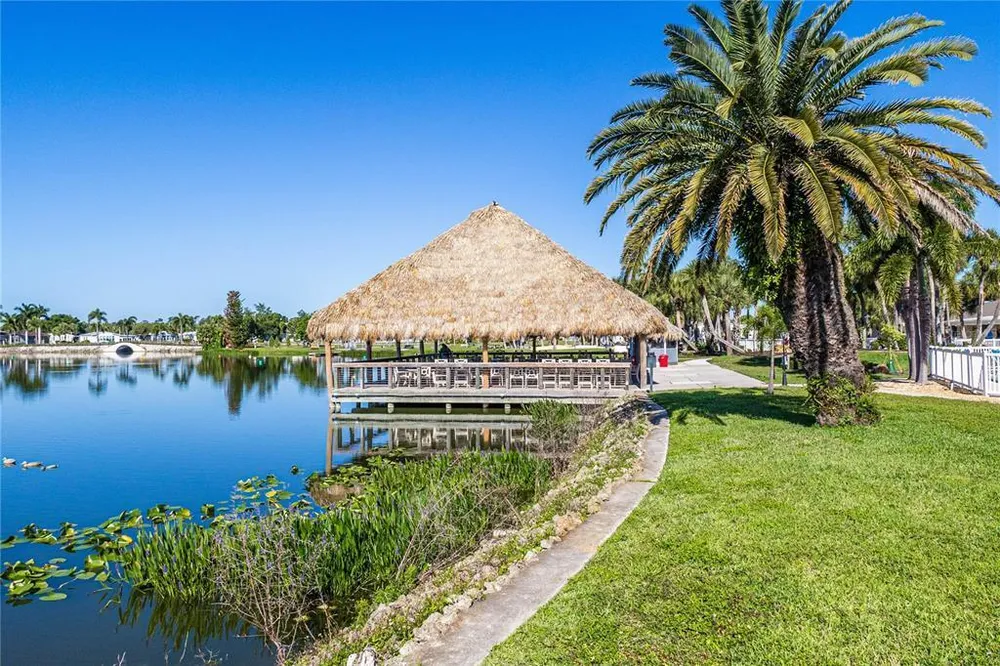 2100 Kings Hwy, Port Charlotte, FL 33980