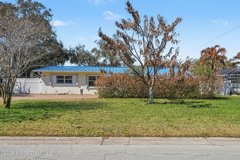 925 Samar Rd, Cocoa Beach, FL 32931