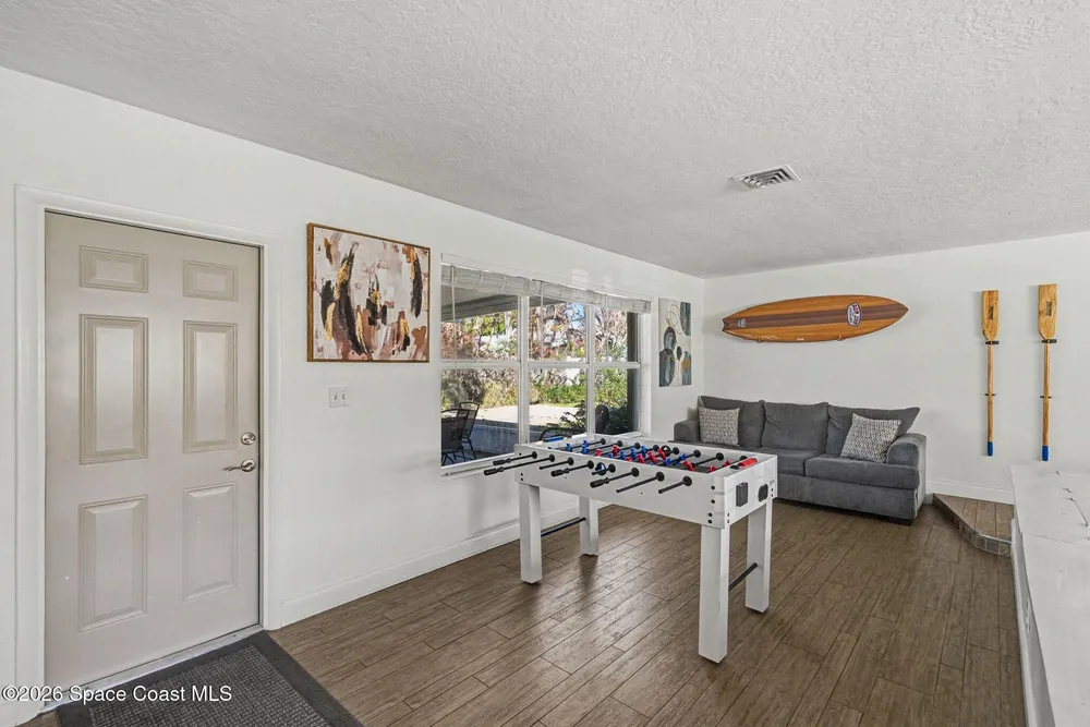 925 Samar Rd, Cocoa Beach, FL 32931