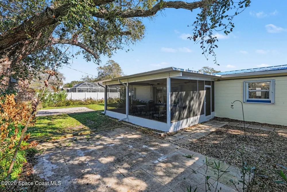 925 Samar Rd, Cocoa Beach, FL 32931