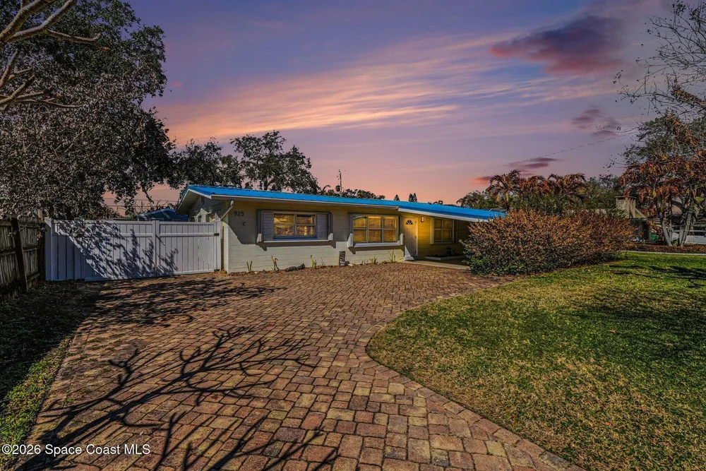 925 Samar Rd, Cocoa Beach, FL 32931