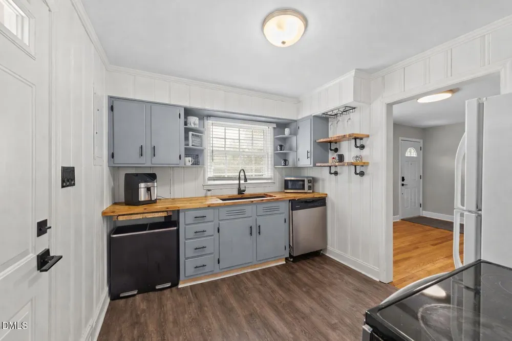 2613 Poole Rd, Raleigh, NC 27610