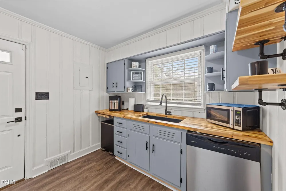 2613 Poole Rd, Raleigh, NC 27610