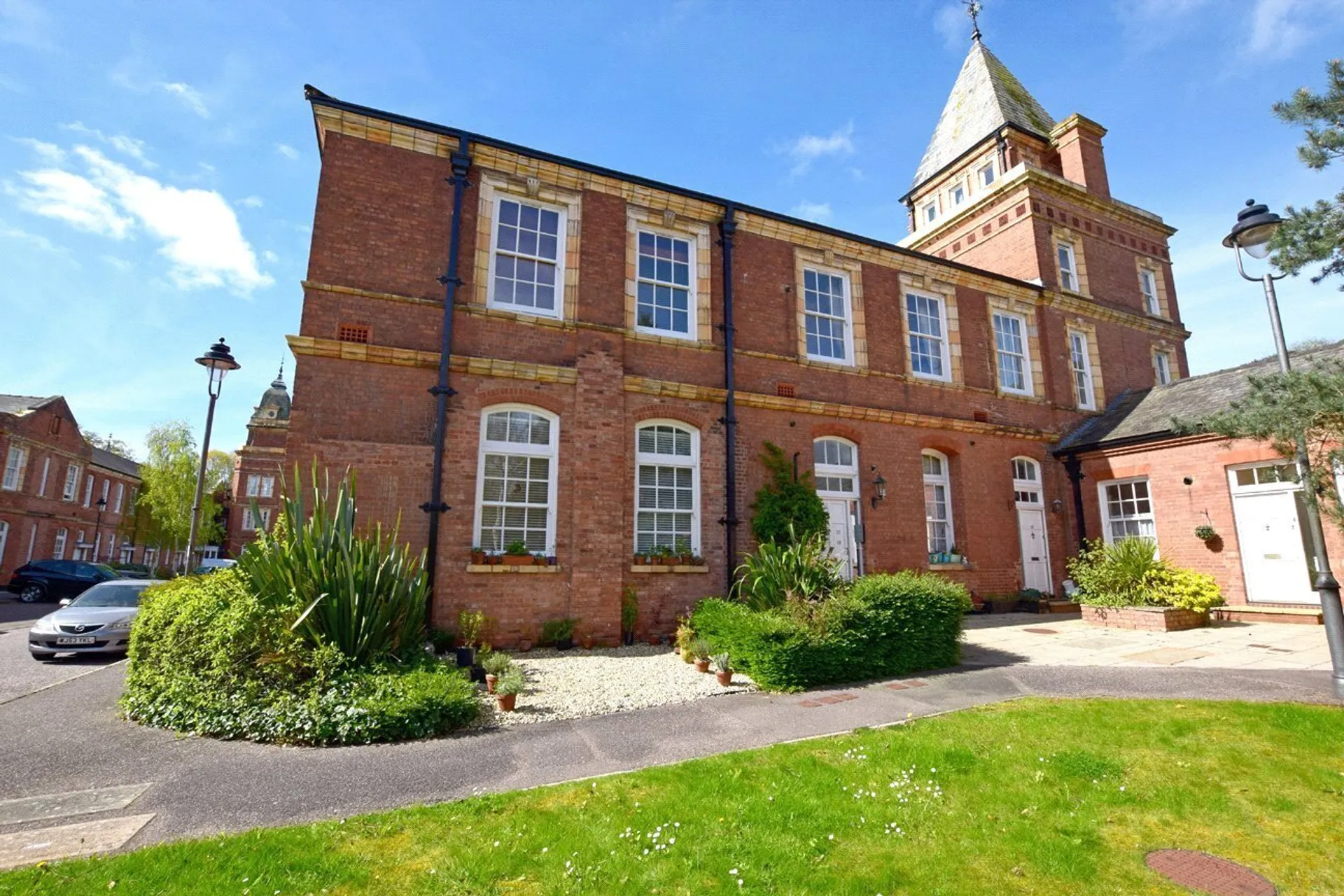 Property photo top 0