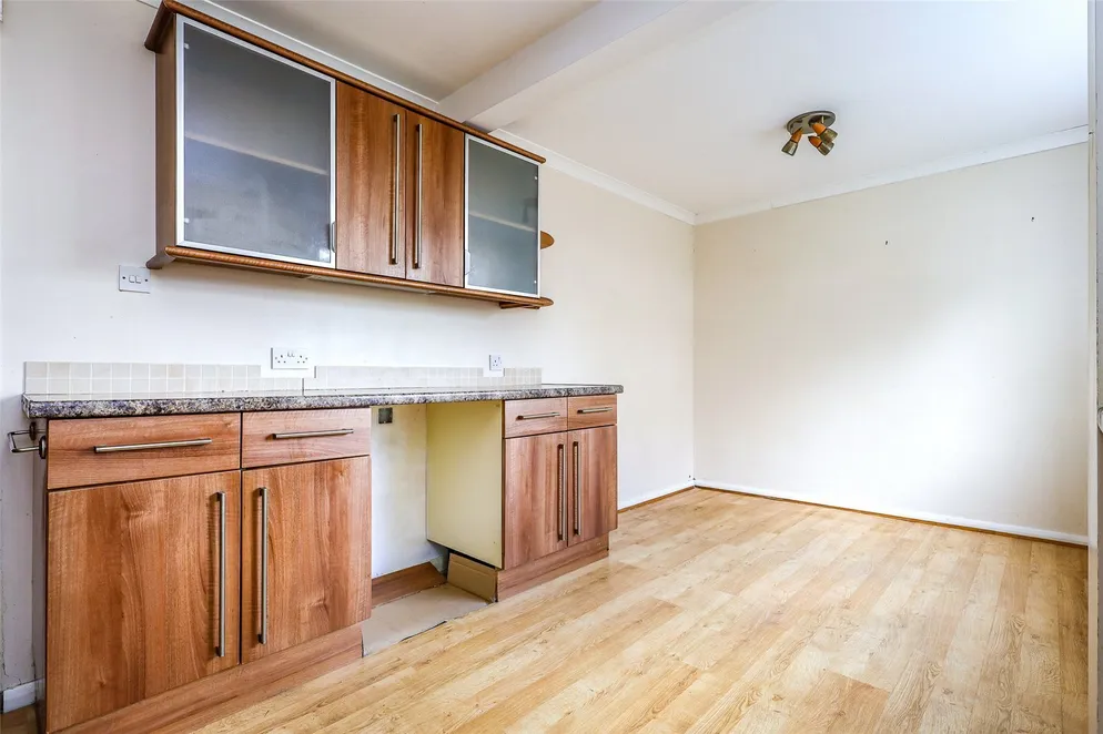 Property carousel item 4
