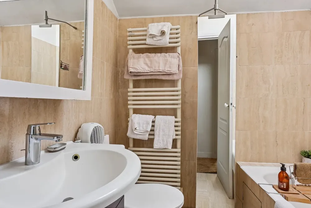 Garches, 92380, France