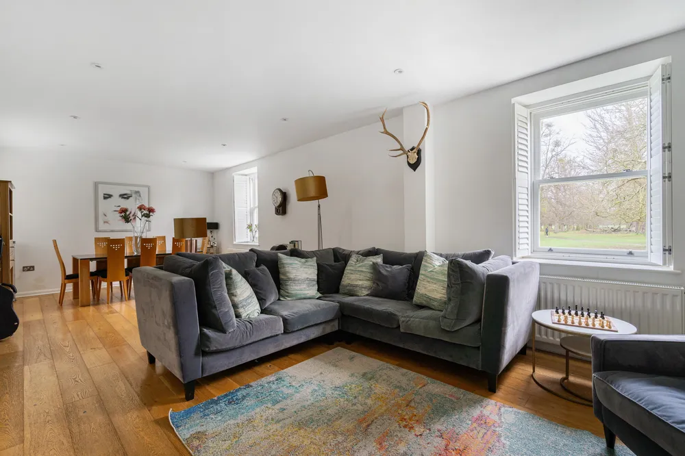 Hampton Court Road, East Molesey, KT8
