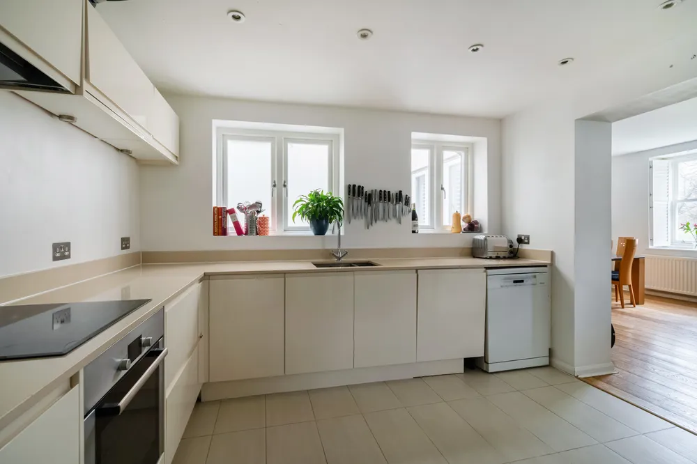 Hampton Court Road, East Molesey, KT8