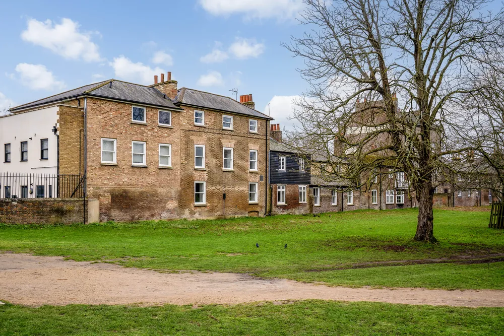 Hampton Court Road, East Molesey, KT8