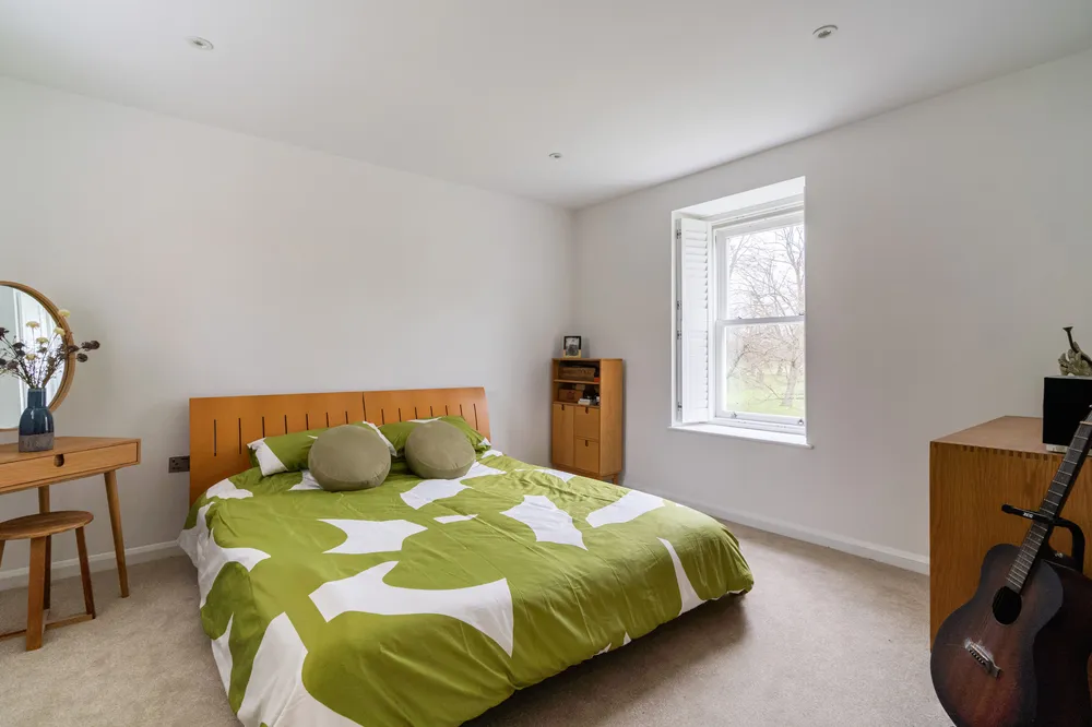Hampton Court Road, East Molesey, KT8
